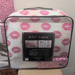 Betsey Johnson Pink Lips Queen Bedding Set